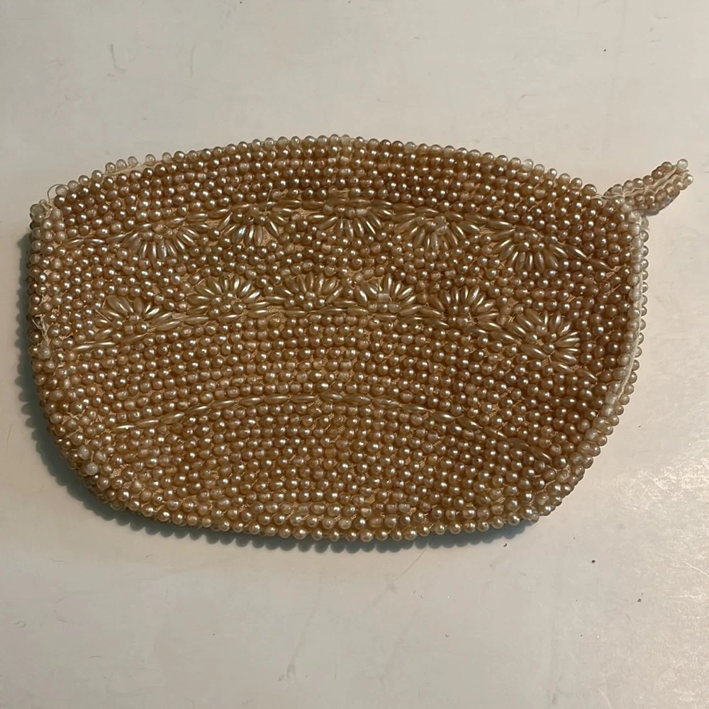 Vintage 1940s Japan handmade pearl bead clutch